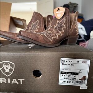 Ariat Women's Tan Dixon Ankle Boots